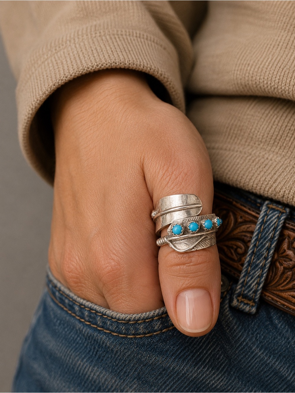 925 Sterling Silver Signed Kingman Turquoise Feather Ring - Adjustable